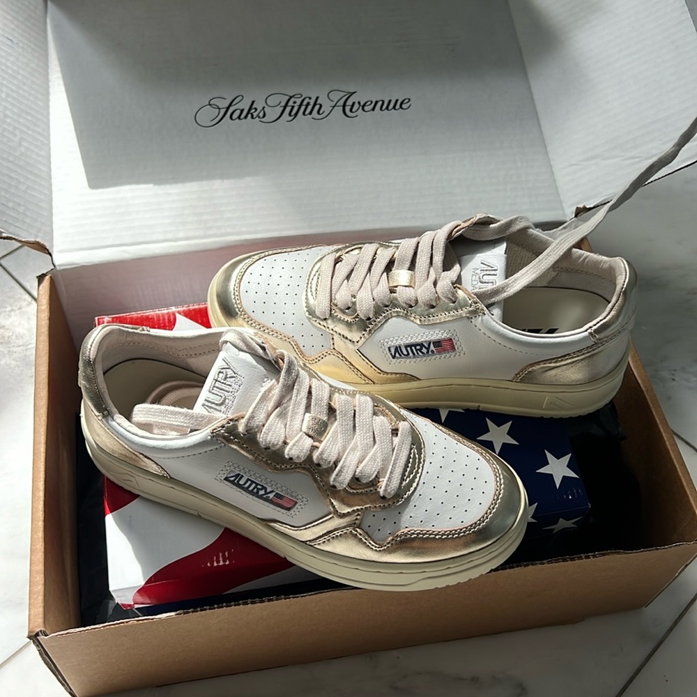 Autry Medalist Metallic Leather Low-Top Sneakers